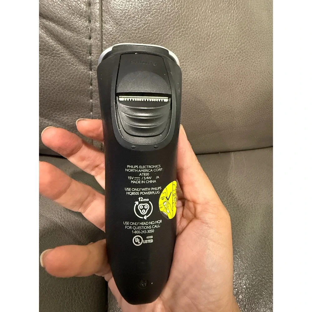 Philips Norelco Aquatec AT830‎ Electric Shaver Wet Dry Cordless Rotary Razor